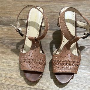 Adrienne Vittadini platform heel